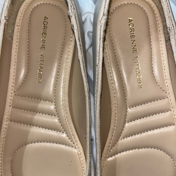 Adrienne Vittadini cream & tan flats with Gold & Cream Design on top Sz 8.5 - Picture 5 of 8
